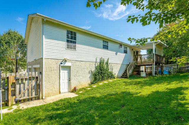 1097 Harvest Knoll Lane, Soddy Daisy, TN 37379