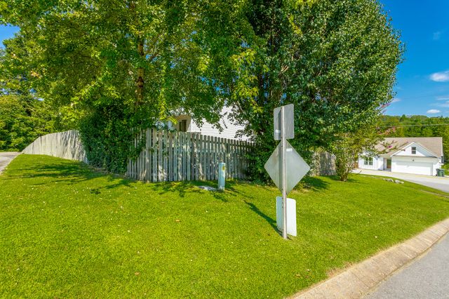 1097 Harvest Knoll Lane, Soddy Daisy, TN 37379