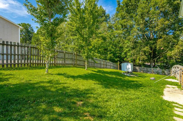 1097 Harvest Knoll Lane, Soddy Daisy, TN 37379