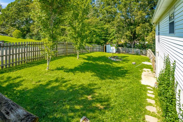 1097 Harvest Knoll Lane, Soddy Daisy, TN 37379