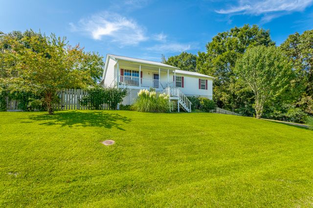 1097 Harvest Knoll Lane, Soddy Daisy, TN 37379