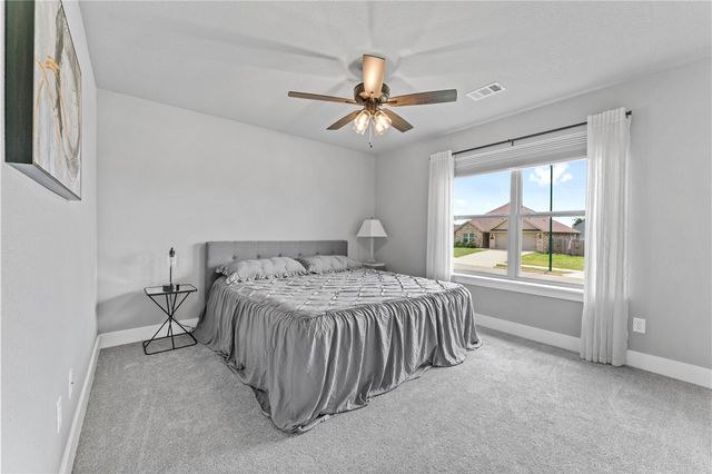 705 W Jillian Street, Siloam Springs, AR 72761