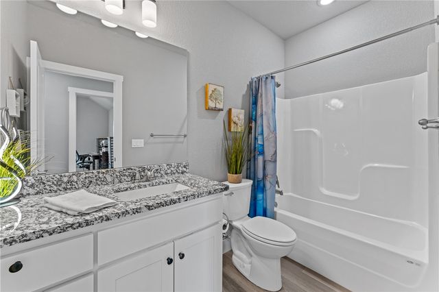705 W Jillian Street, Siloam Springs, AR 72761