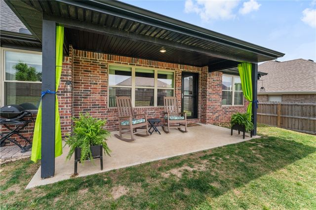 705 W Jillian Street, Siloam Springs, AR 72761