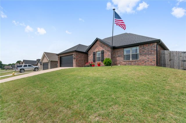 705 W Jillian Street, Siloam Springs, AR 72761