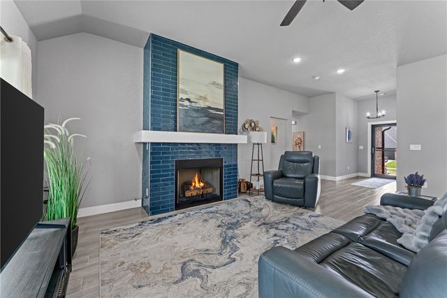 705 W Jillian Street, Siloam Springs, AR 72761