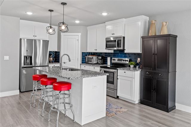705 W Jillian Street, Siloam Springs, AR 72761