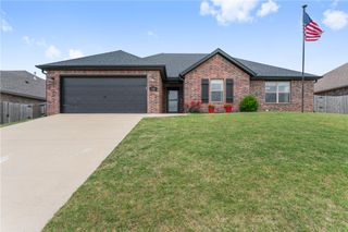 705 W Jillian Street, Siloam Springs, AR 72761