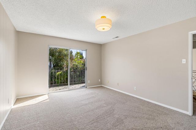 1027 Charleston Cir, Roseville, CA 95661