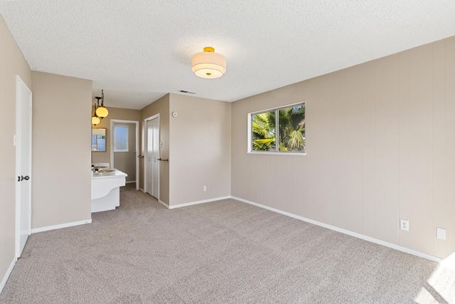 1027 Charleston Cir, Roseville, CA 95661