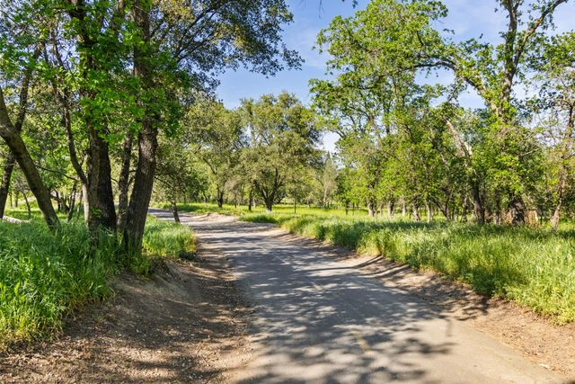 1027 Charleston Cir, Roseville, CA 95661