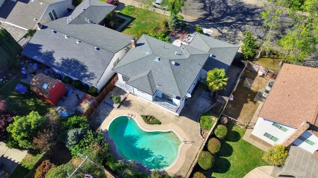 1027 Charleston Cir, Roseville, CA 95661