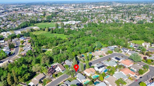 1027 Charleston Cir, Roseville, CA 95661
