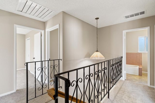 1027 Charleston Cir, Roseville, CA 95661