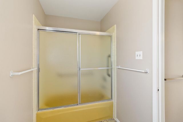 1027 Charleston Cir, Roseville, CA 95661