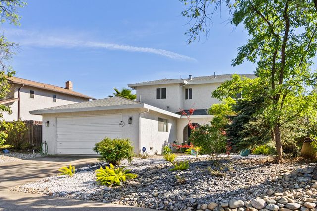 1027 Charleston Cir, Roseville, CA 95661