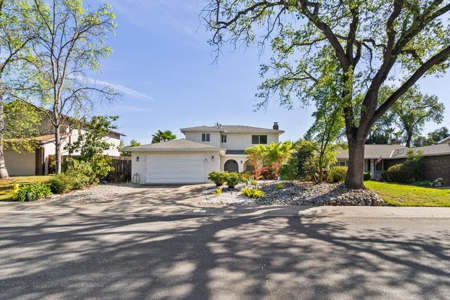 1027 Charleston Cir, Roseville, CA 95661