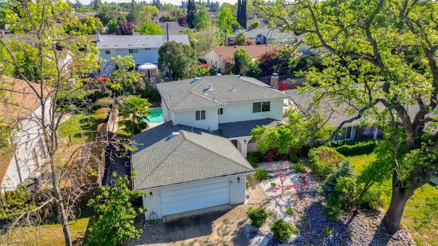 1027 Charleston Cir, Roseville, CA 95661