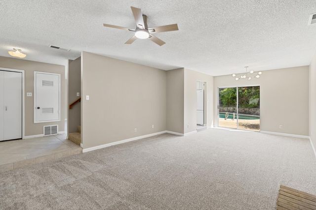 1027 Charleston Cir, Roseville, CA 95661