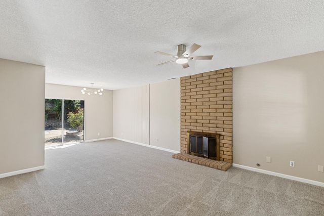1027 Charleston Cir, Roseville, CA 95661