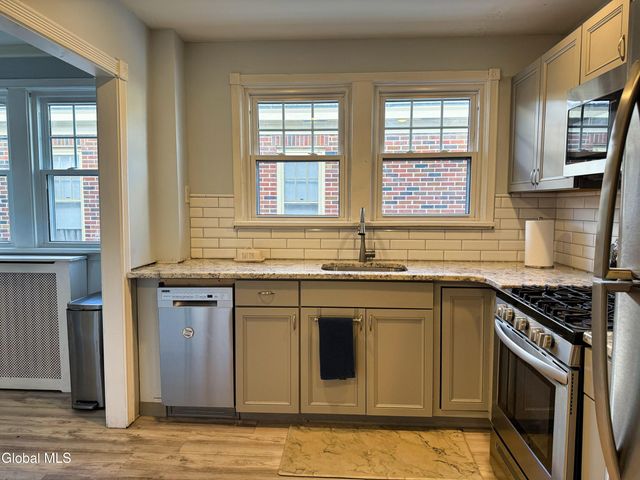 81 Edgecomb Street, Albany, NY 12209