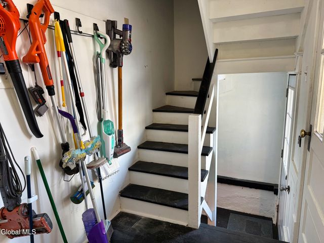 81 Edgecomb Street, Albany, NY 12209