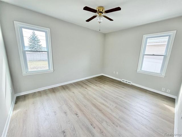 7242 Gerald Avenue, Warren, MI 48092