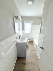 7242 Gerald Avenue, Warren, MI 48092