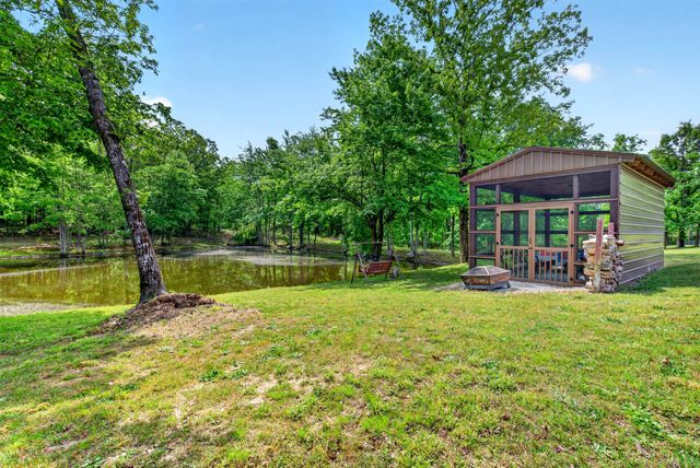 147 Napier Rd, Hohenwald, TN 38462