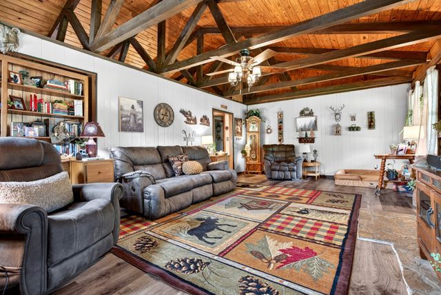 147 Napier Rd, Hohenwald, TN 38462
