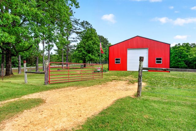 147 Napier Rd, Hohenwald, TN 38462