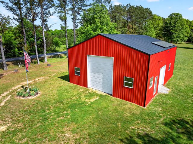 147 Napier Rd, Hohenwald, TN 38462