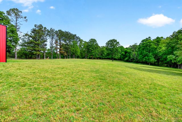 147 Napier Rd, Hohenwald, TN 38462