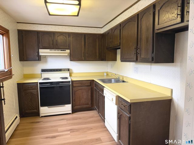42 Churchill Drive 42, Newington, CT 06111