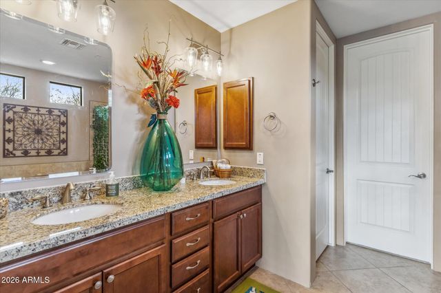 36600 N CAVE CREEK Road D11, Cave Creek, AZ 85331