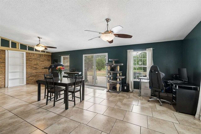 82 E Meadowlark Road, Lawton, OK 73507