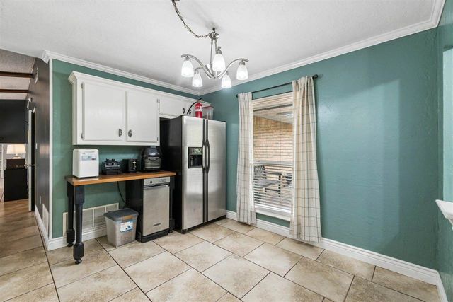 82 E Meadowlark Road, Lawton, OK 73507