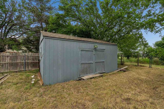 82 E Meadowlark Road, Lawton, OK 73507