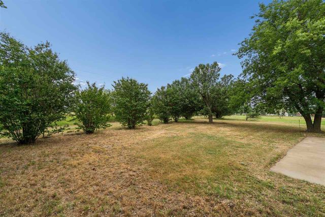 82 E Meadowlark Road, Lawton, OK 73507
