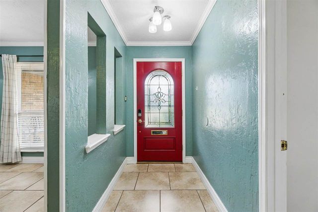 82 E Meadowlark Road, Lawton, OK 73507
