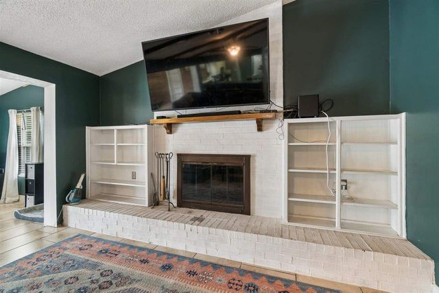 82 E Meadowlark Road, Lawton, OK 73507