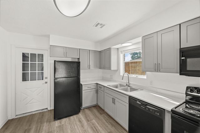 10534 Rockaway Drive, Houston, TX 77016