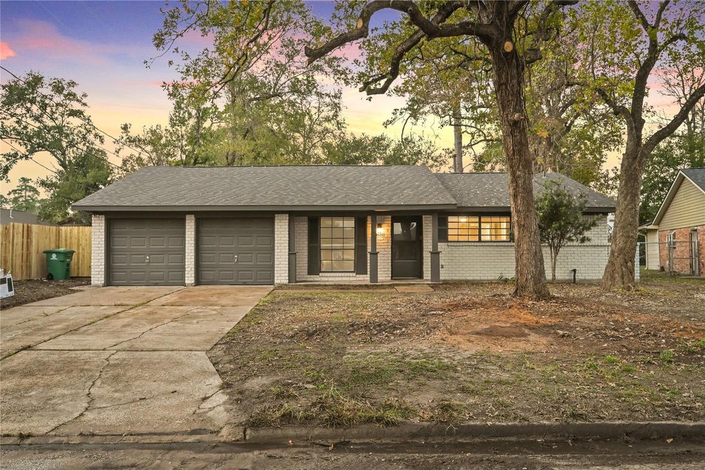 10534 Rockaway Drive, Houston, TX 77016