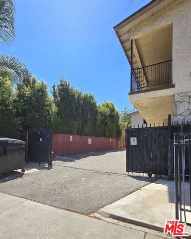 2219 Crenshaw Boulevard 3, Los Angeles, CA 90016