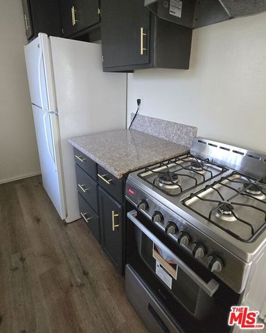 2219 Crenshaw Boulevard 3, Los Angeles, CA 90016