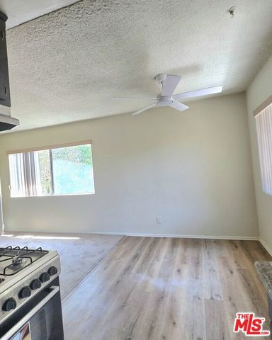 2219 Crenshaw Boulevard 3, Los Angeles, CA 90016