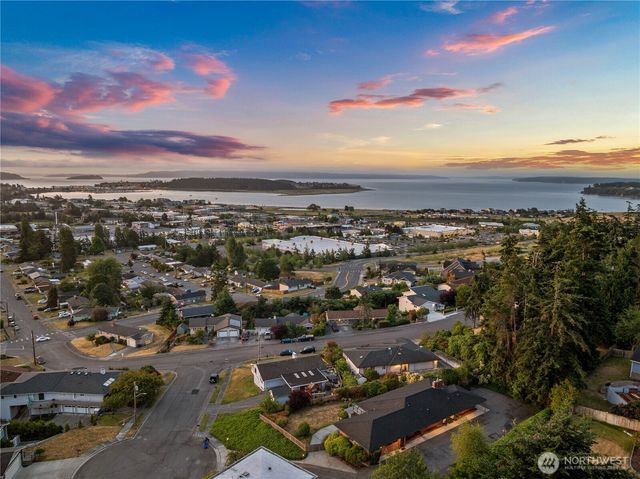 675 SW Franklin Court, Oak Harbor, WA 98277