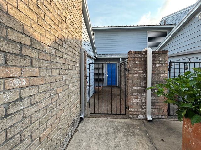 840 Cliff Dr 4, Portland, TX 78374