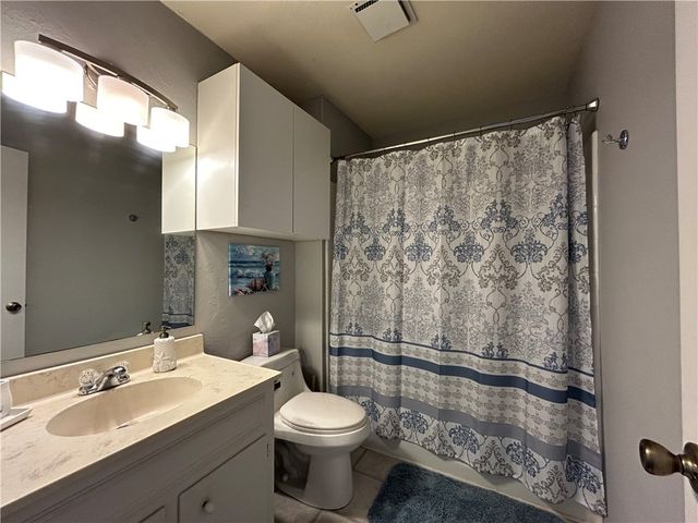 840 Cliff Dr 4, Portland, TX 78374