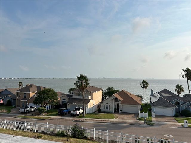 840 Cliff Dr 4, Portland, TX 78374